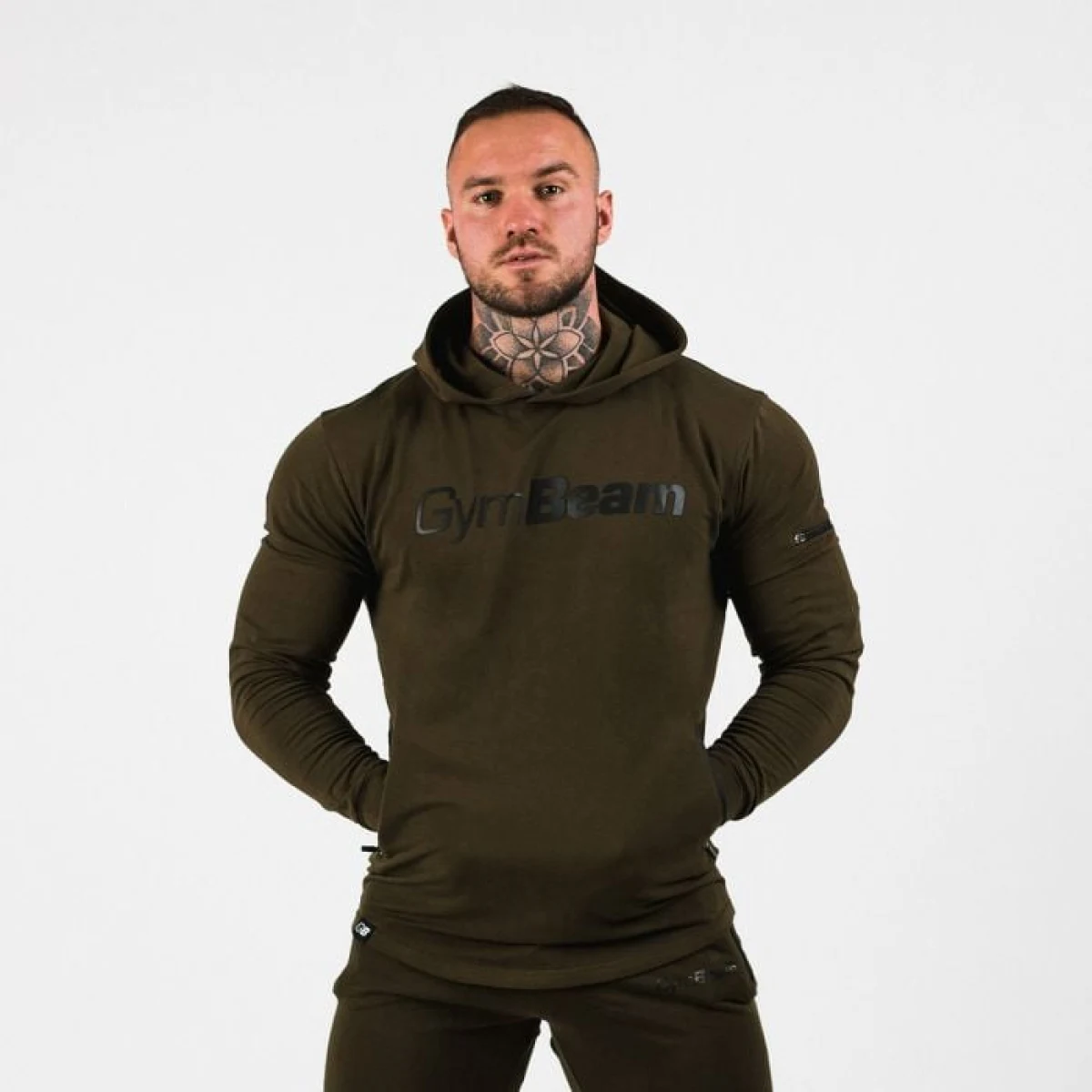 Суичър Urban Military Green - GymBeam - Размер: S | Тегло: 0,51 g | Опаковка: 30 · záber 1