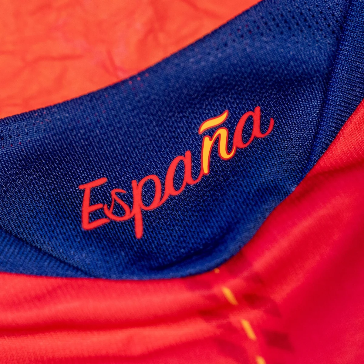 ADIDAS ADIDAS Španielsko 2026 domáci futbalový dres červený L · záber 2