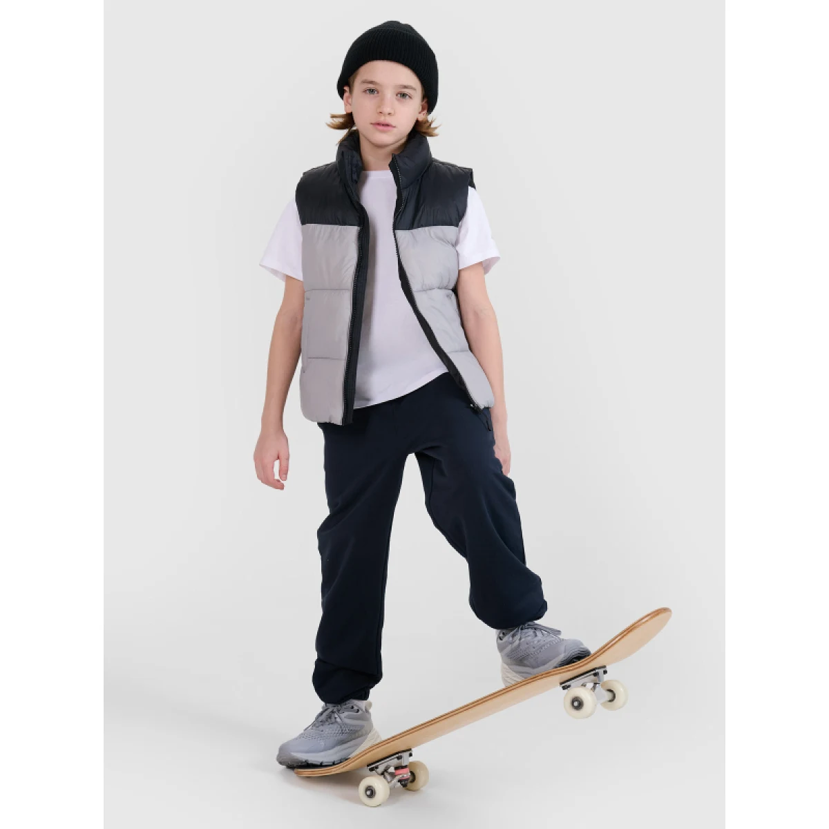 Chlapecká vesta 4F JUNIOR VEST JACKET-JWSS25TVJAM208-25S-GREY · záber 4