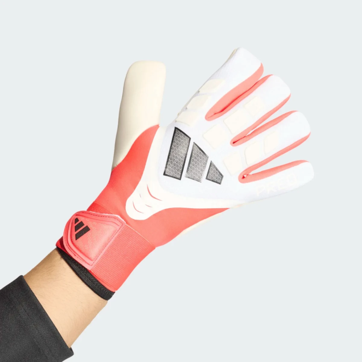 Futbalové brankárske rukavice ADIDAS PRED GL COM WHITE LUCRED BLACK · záber 2