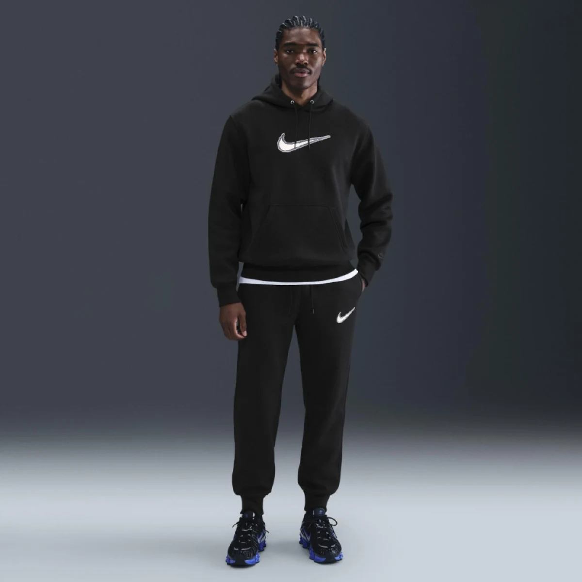 Pánská mikina s kapucí NIKE M NK CLUB BB HDY NEO VARSITY BLACK BLACK BLACK · záber 3