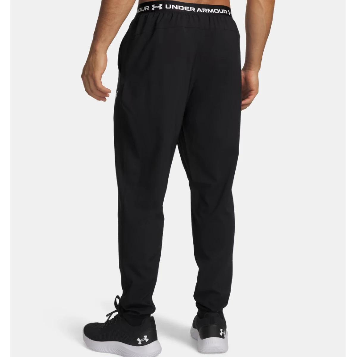 Pánske tréningové nohavice UNDER ARMOUR Vanish Training Pant-BLK · záber 3