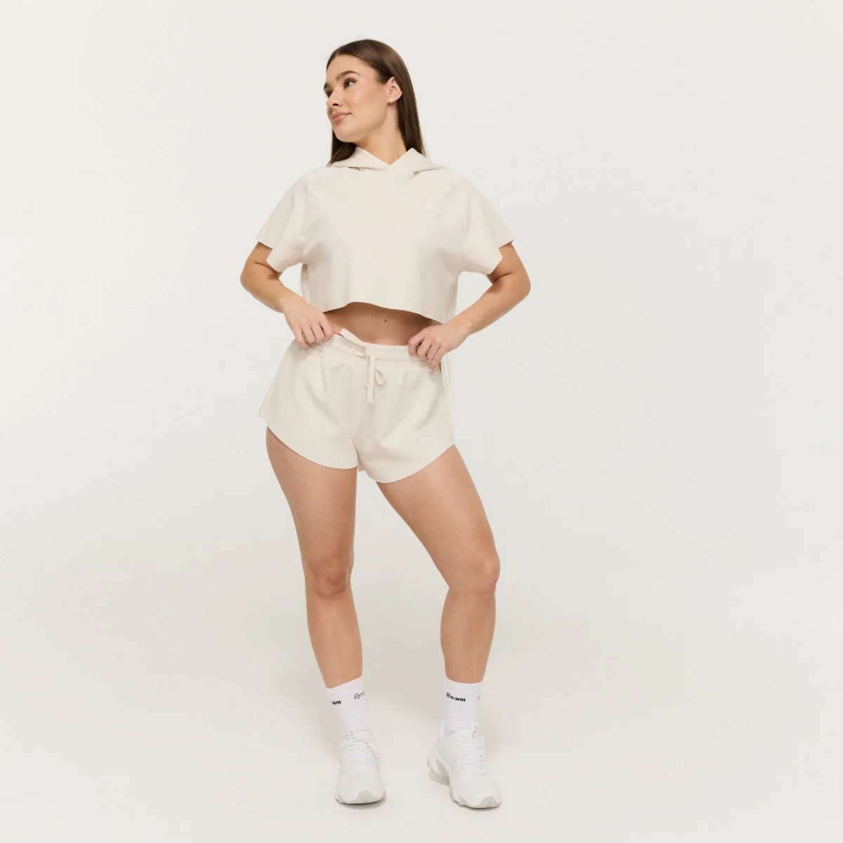GymBeam Women‘s Relay Shorts Pearl - Velikost: XS | Barva: Béžová | Hmotnost: 0,1502 kg | Balení: 105 · záber 5