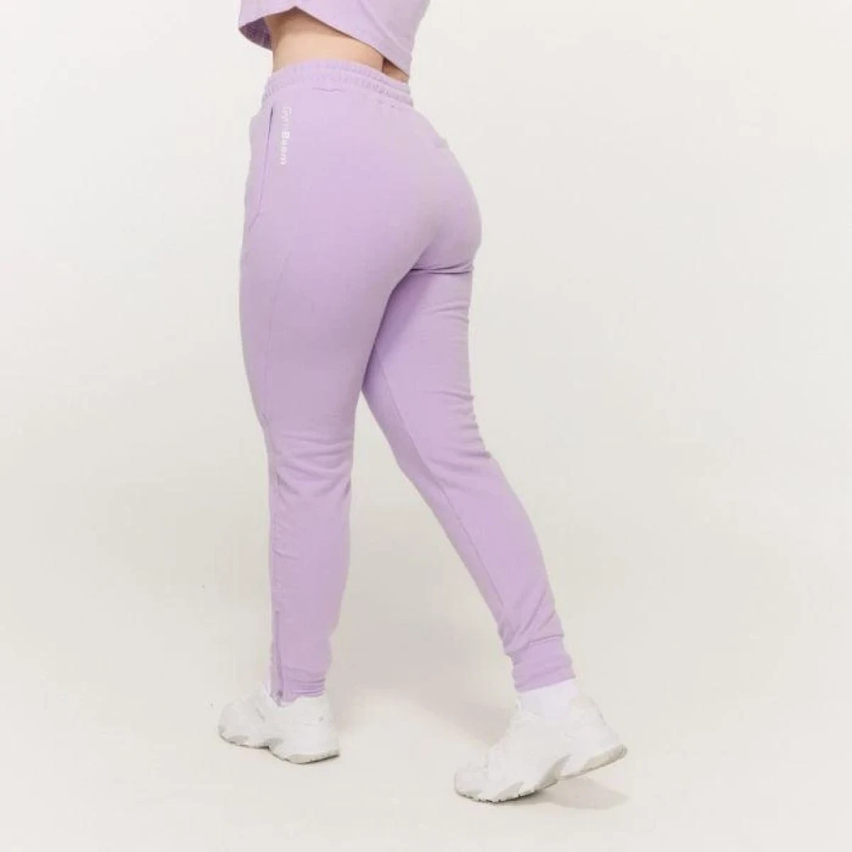 GymBeam Dámské tepláky Limitless Lavender - Velikost: XL | Barva: fialová | Pohlavie: Dámské | Hmotnost: 0,56 kg | Balení: 36 · záber 7