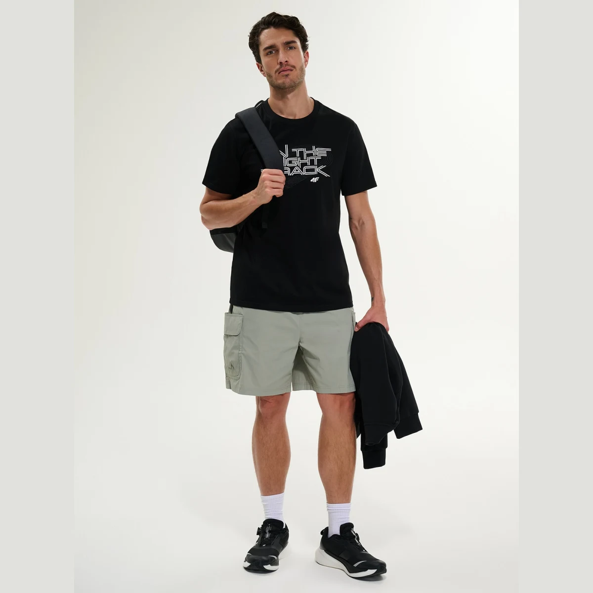 T-shirt regular s potlačou pánsky - čierny · záber 8