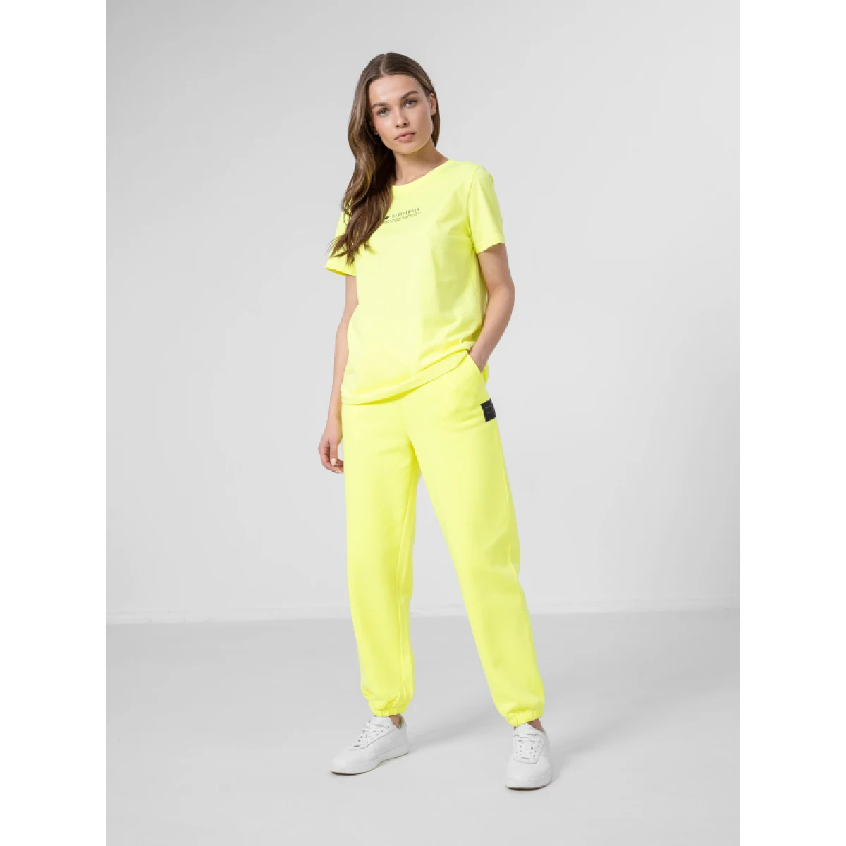 Dámské tepláky 4F WOMENS TROUSERS SPDD012-45S-CANARY GREEN · záber 3