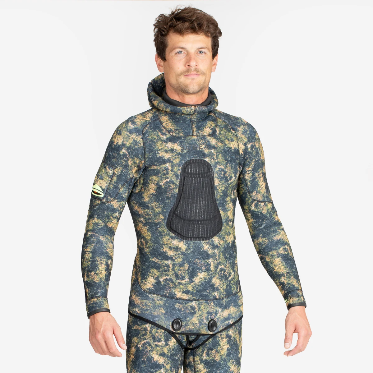 DECATHLON Pánska neoprénová bunda 5 mm na podmorský rybolov SPF 900 maskovacia XL · záber 1