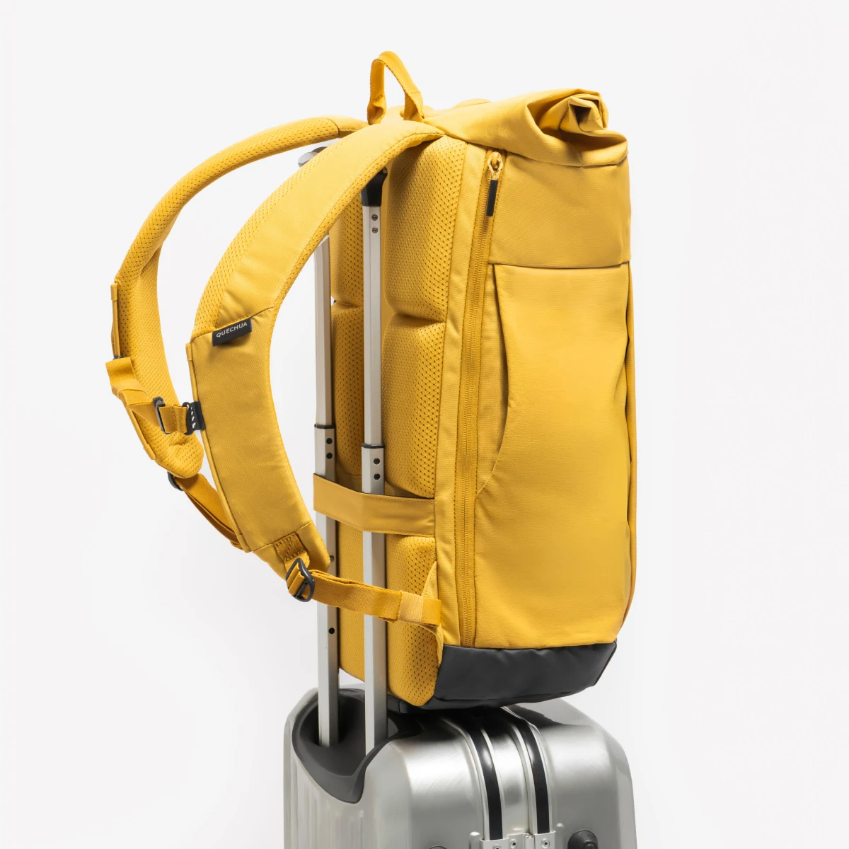 QUECHUA Turistický batoh Escape 500 Rolltop 23 l žltý 23 l · záber 2