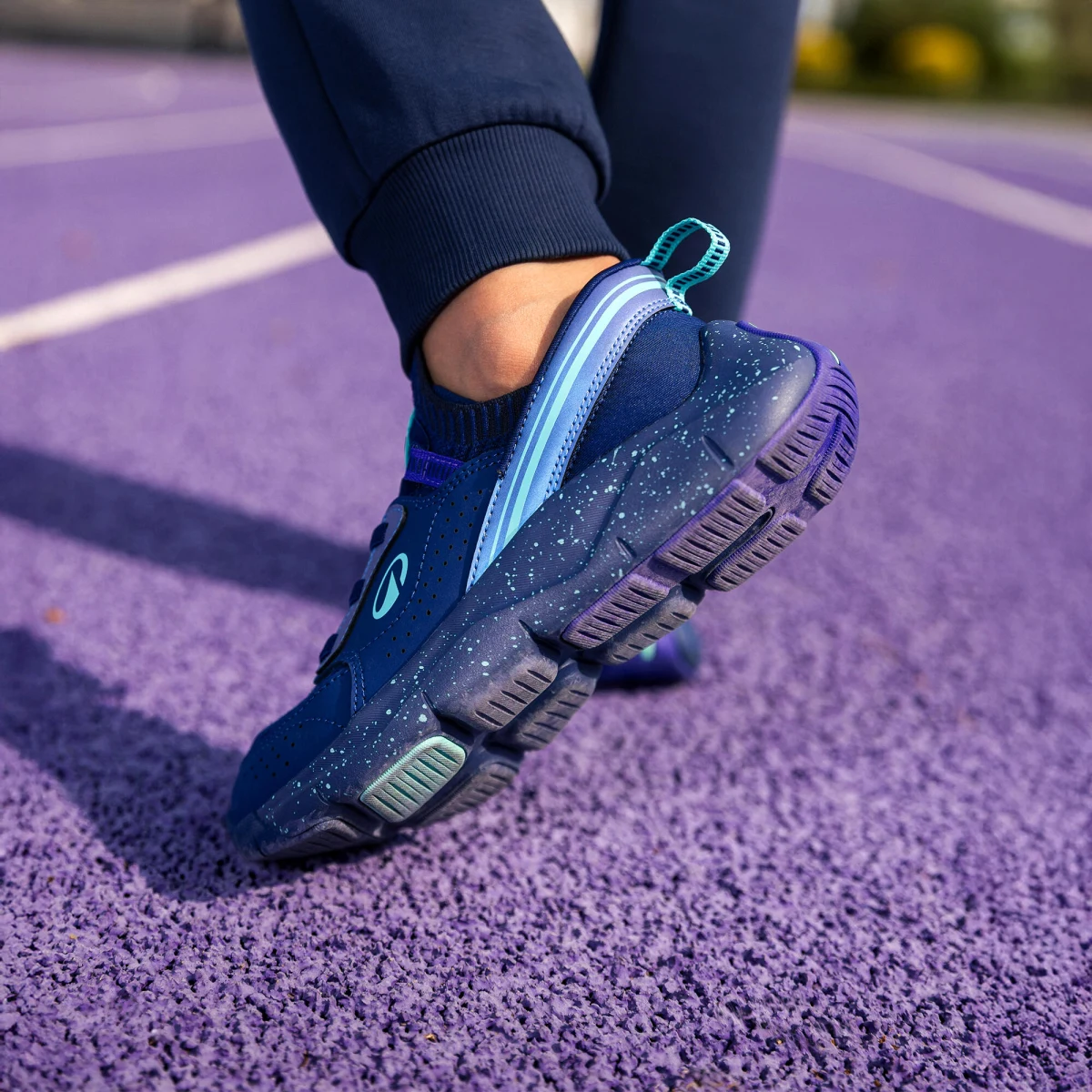 DECATHLON Detská športová obuv Playful Easy námornícka modrá 34 · záber 2
