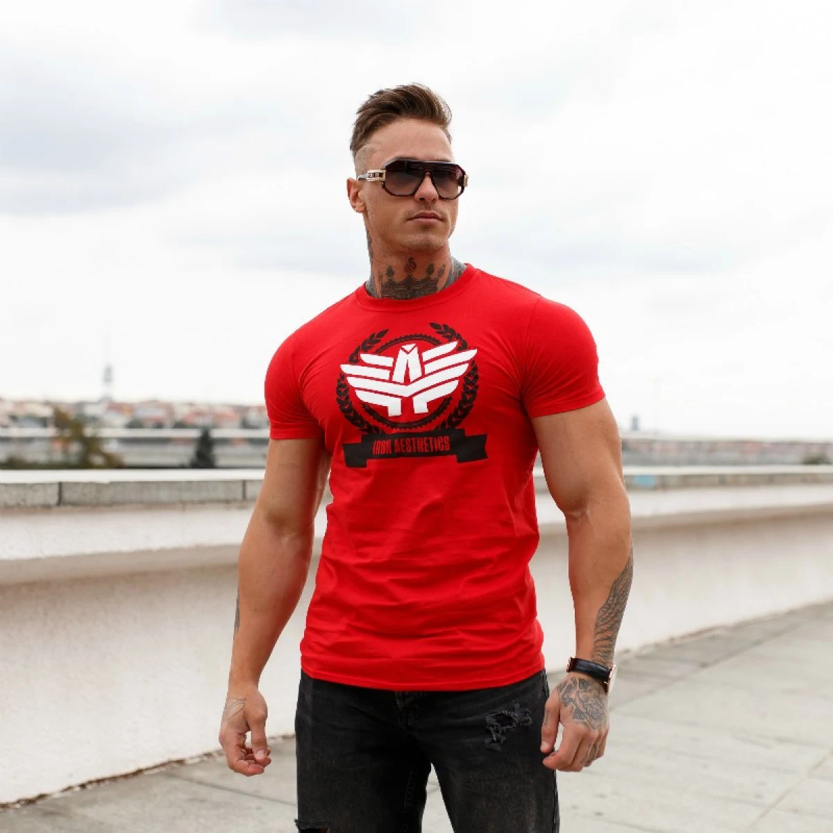 Pánske fitness tričko Iron Aesthetics Triumph, červené · záber 1