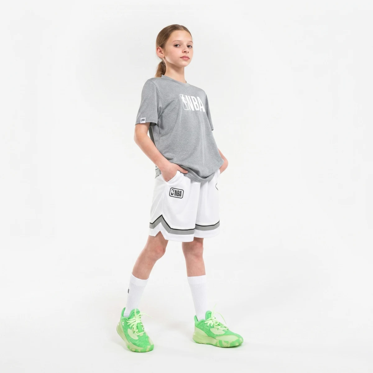 TARMAK Detské basketbalové šortky SH900 NBA biele 10-11 r (141-150 cm) · záber 2