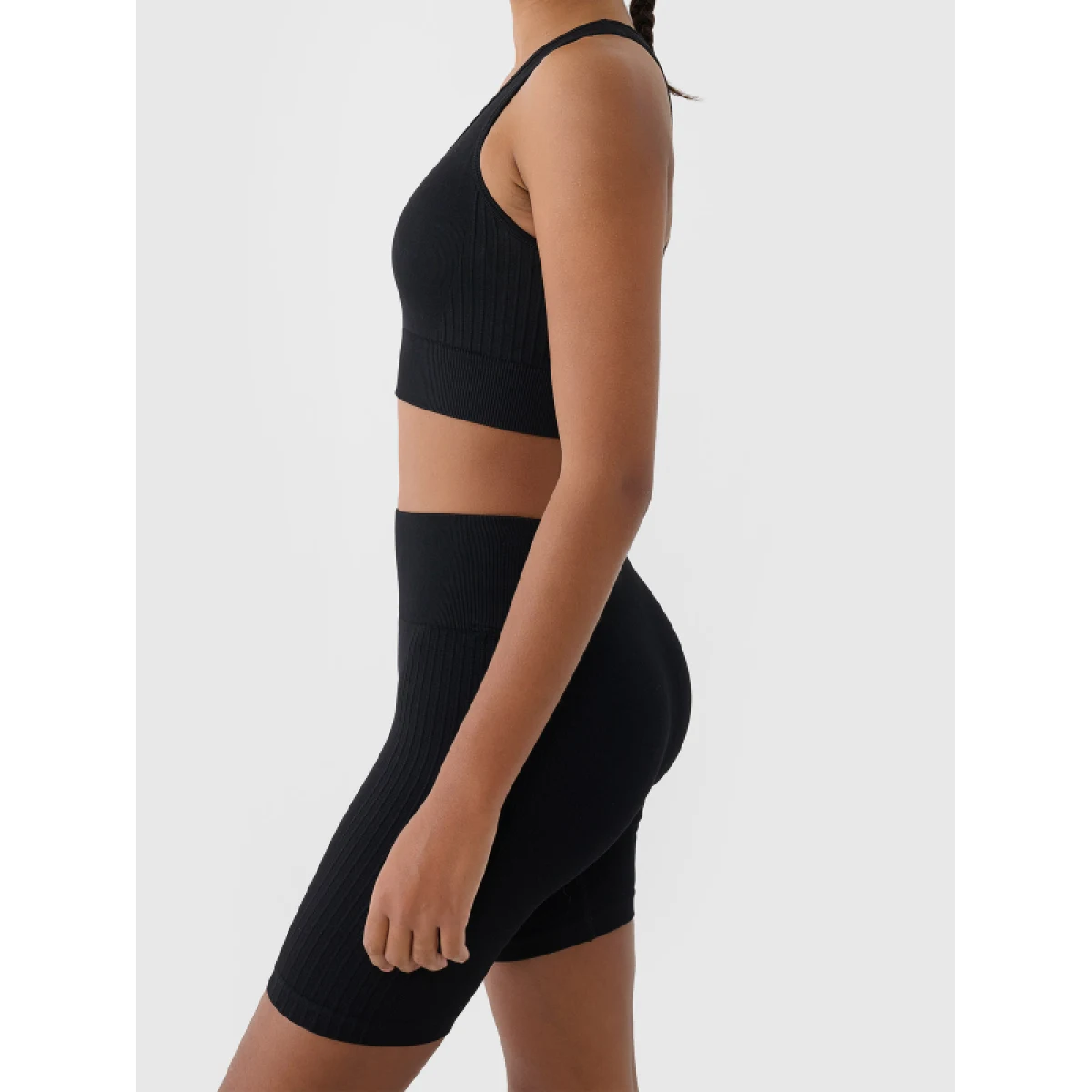 Dámské tréninkové kraťasy 4F SHORT TIGHTS FNK F087-20S-DEEP BLACK · záber 4