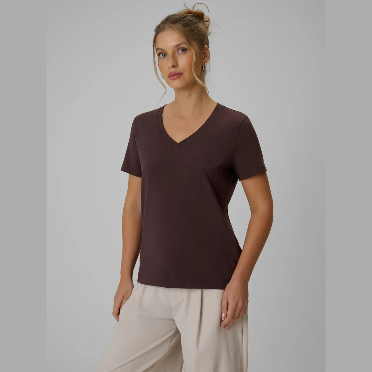 T-shirt regular hladký dámsky - hnedý · záber 1