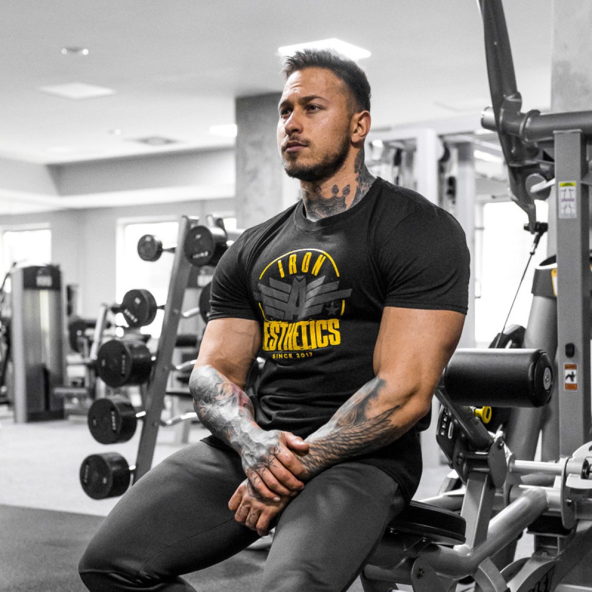 Pánské fitness tričko Iron Aesthetics Force, černé · záber 3