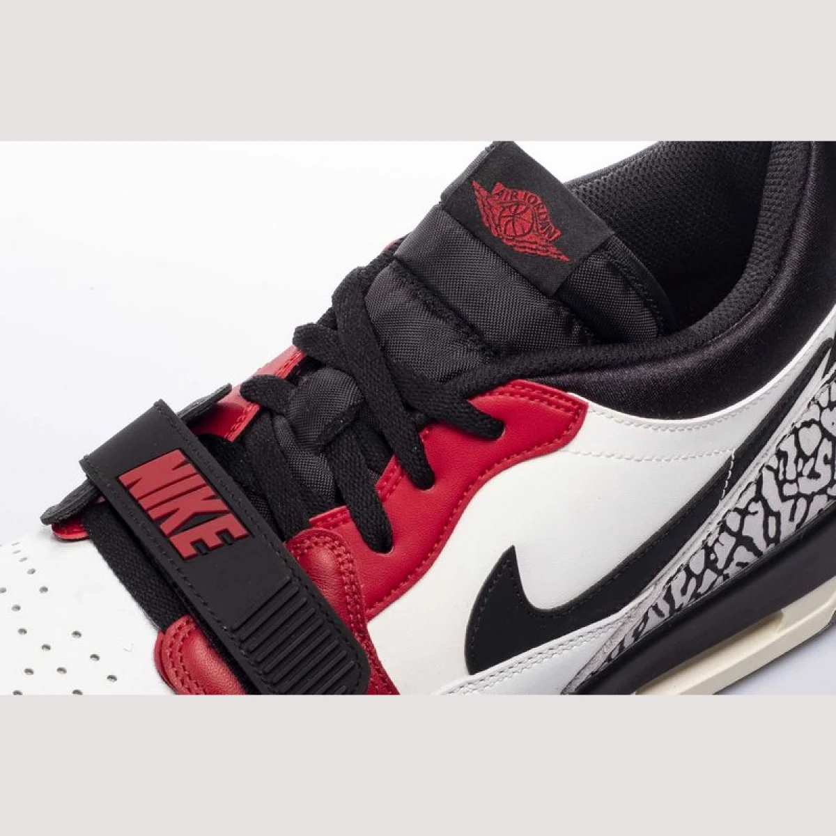 Nike Air Jordan Legacy 312 Low - 45 · záber 3