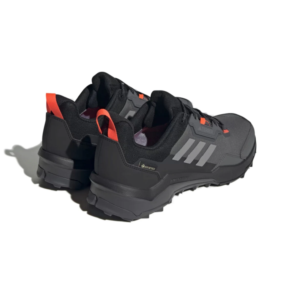 Pánská nízká turistická obuv ADIDAS TERREX AX4 GTX GRESIX GREFOU SOLRED · záber 5