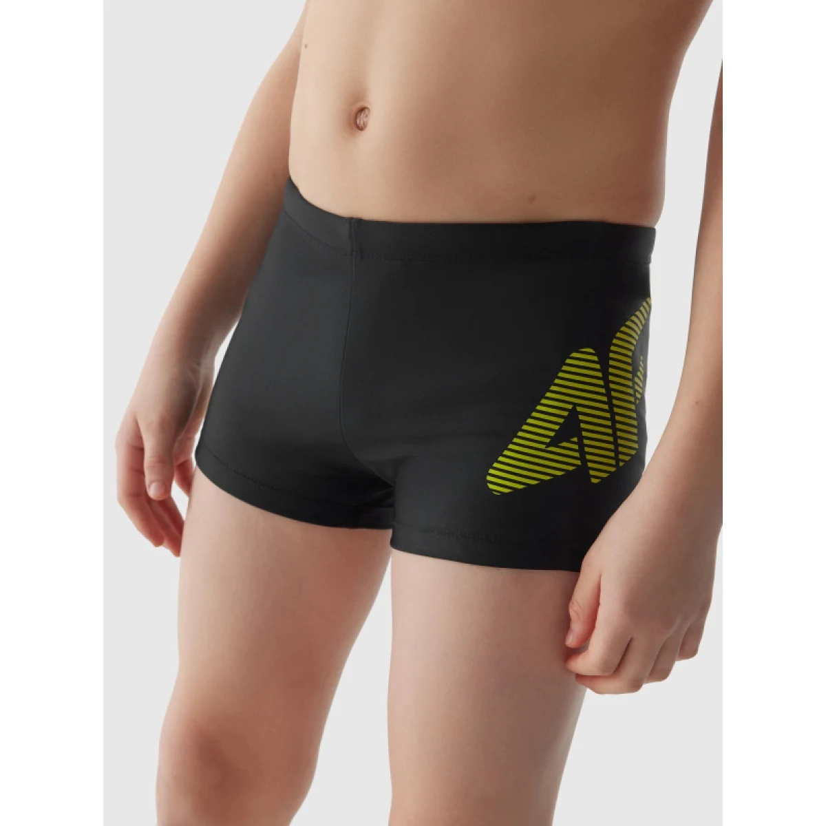 Chlapčenské plavky 4F JUNIOR SWIMMING TRUNKS-JWSS24USWTM021-20S-DEEP BLACK · záber 2
