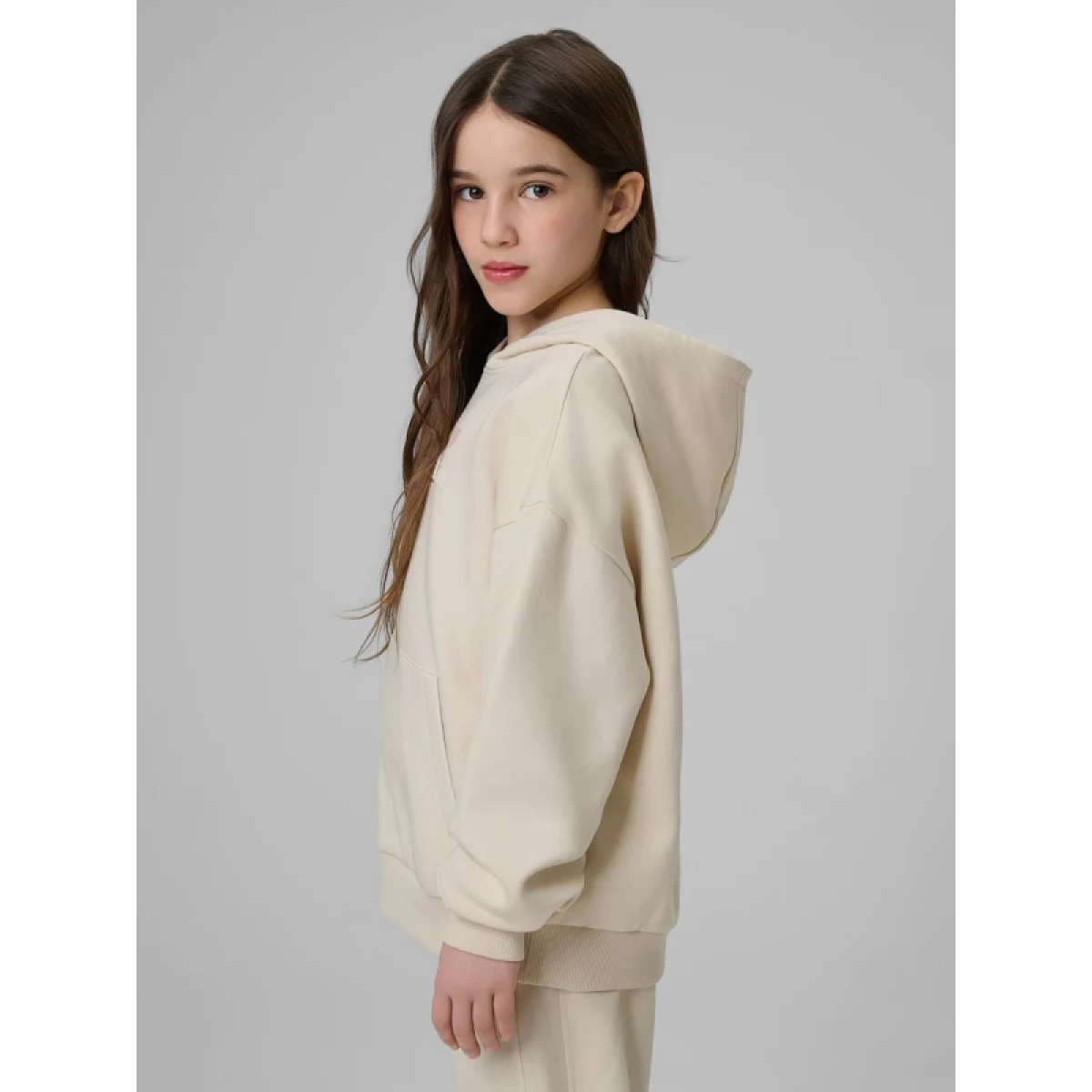Dievčenská mikina s kapucňou 4F JUNIOR SWEATSHIRT F2270-83S-BEIGE · záber 3