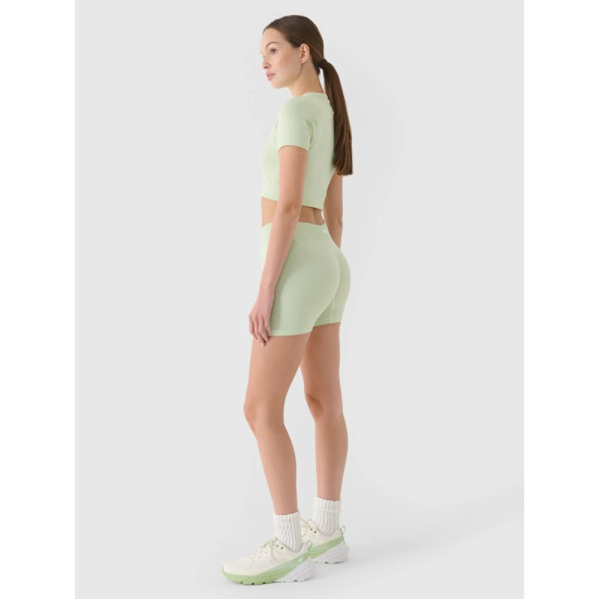 Dámske tréningové kraťasy 4F SHORT TIGHTS FNK F055-RAW24TFSTF055-47S-MINT · záber 4