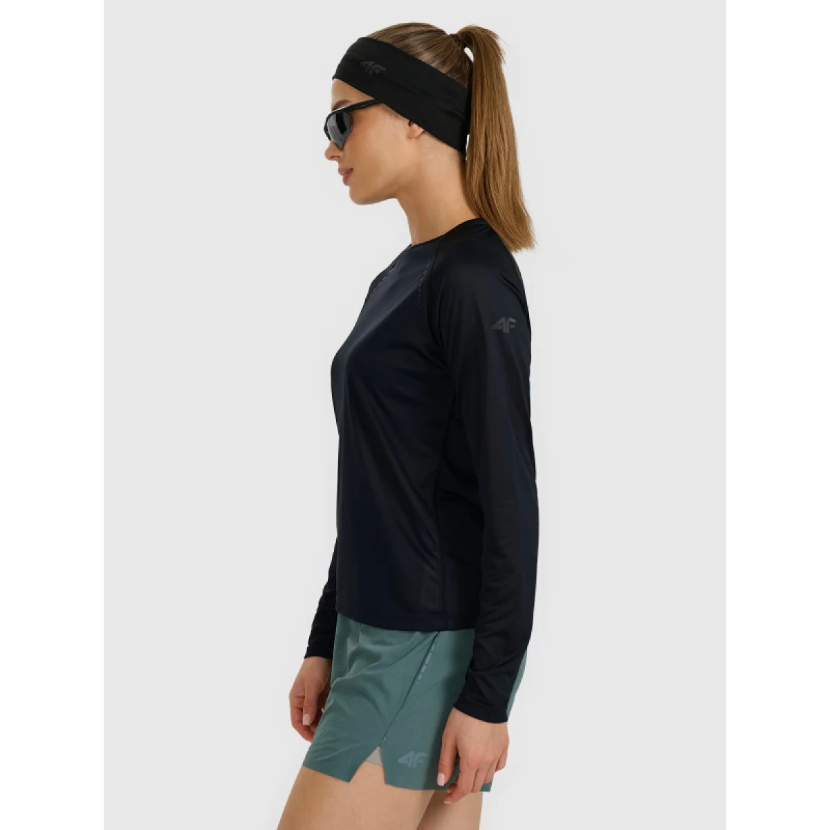 Dámské běžecké tričko s dlouhým rukávem 4F LONGSLEEVE FNK F415-WAW25TFLOF415-20S-DEEP BLACK · záber 3
