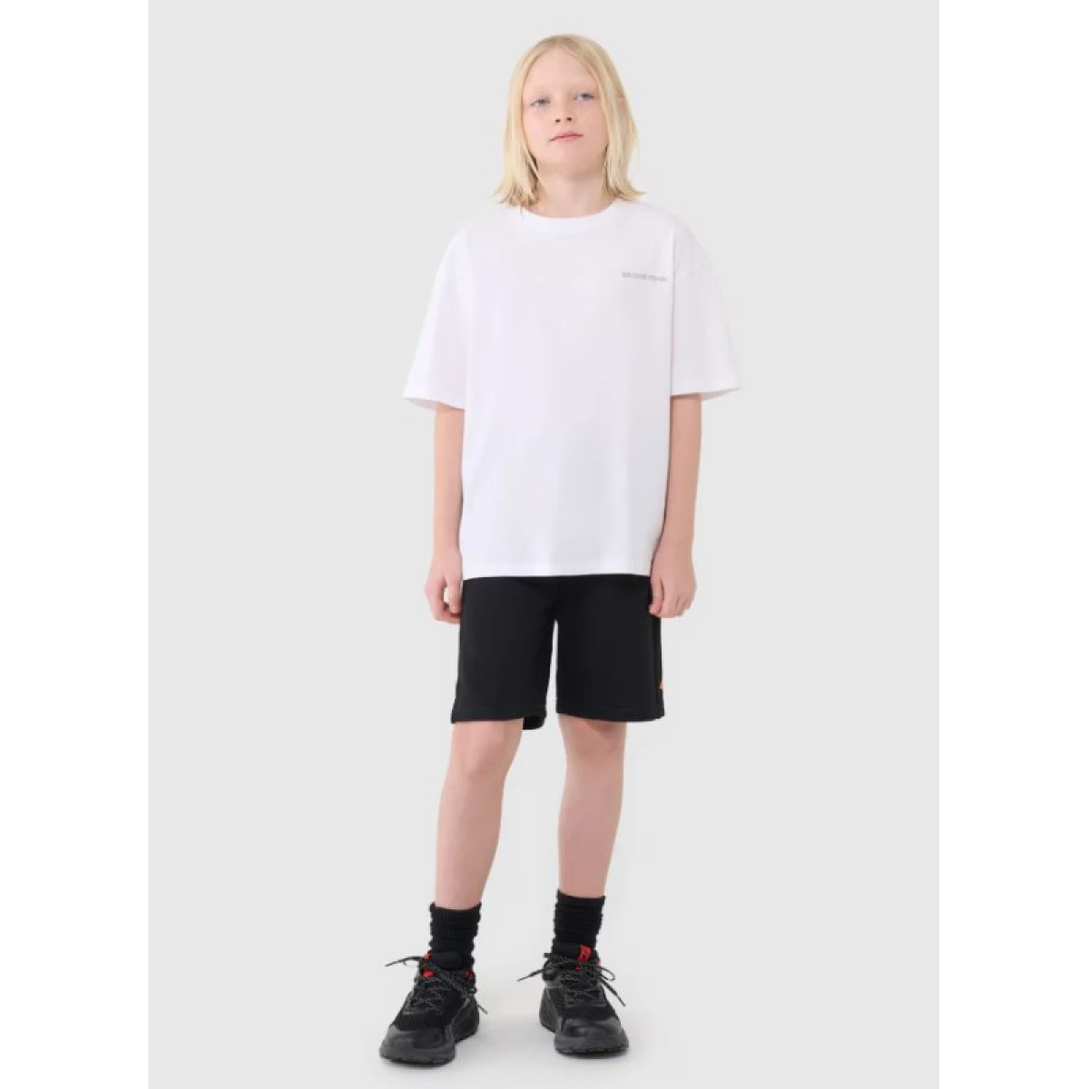 Chlapecké teplákové kraťasy 4F JUNIOR SHORTS CAS M600-20S-DEEP BLACK · záber 2