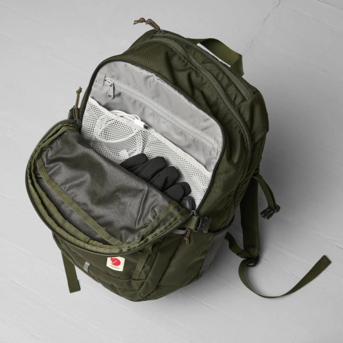 Batoh FJALLRAVEN Skule 28 - basalt · záber 4