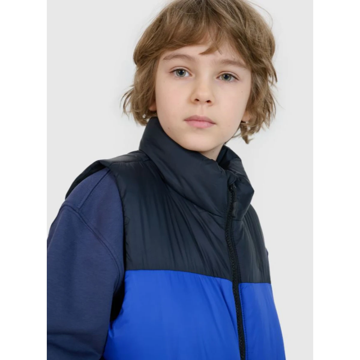 Chlapecká vesta 4F JUNIOR VEST JACKET-JWSS25TVJAM208-36S-BLUE · záber 2