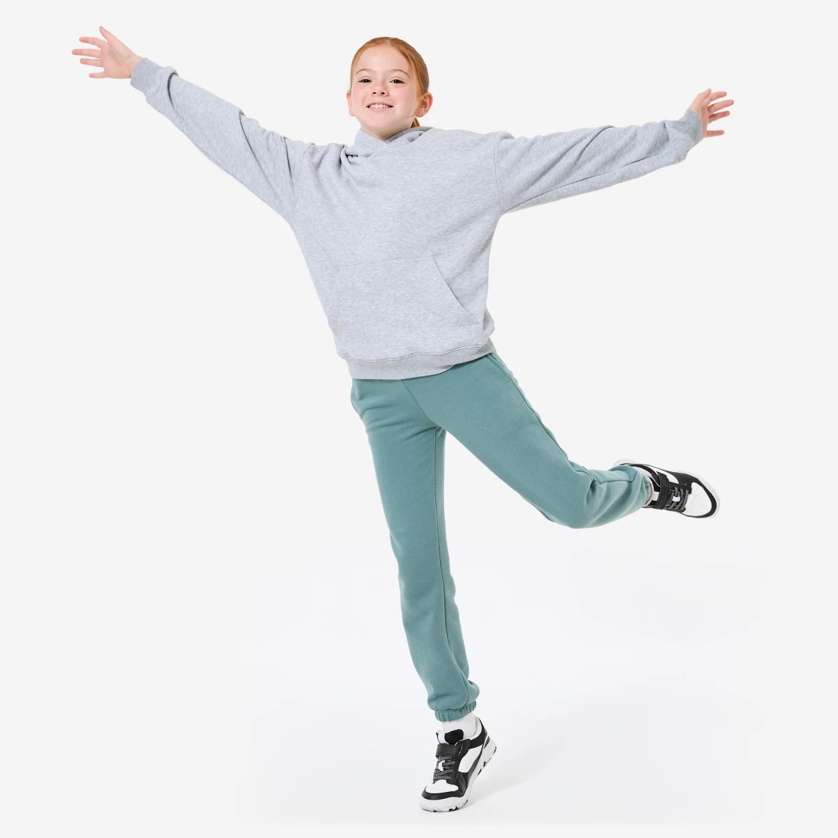 DECATHLON Unisex detská oversize mikina s kapucňou sivá 10-11 r (141-150 cm) · záber 2