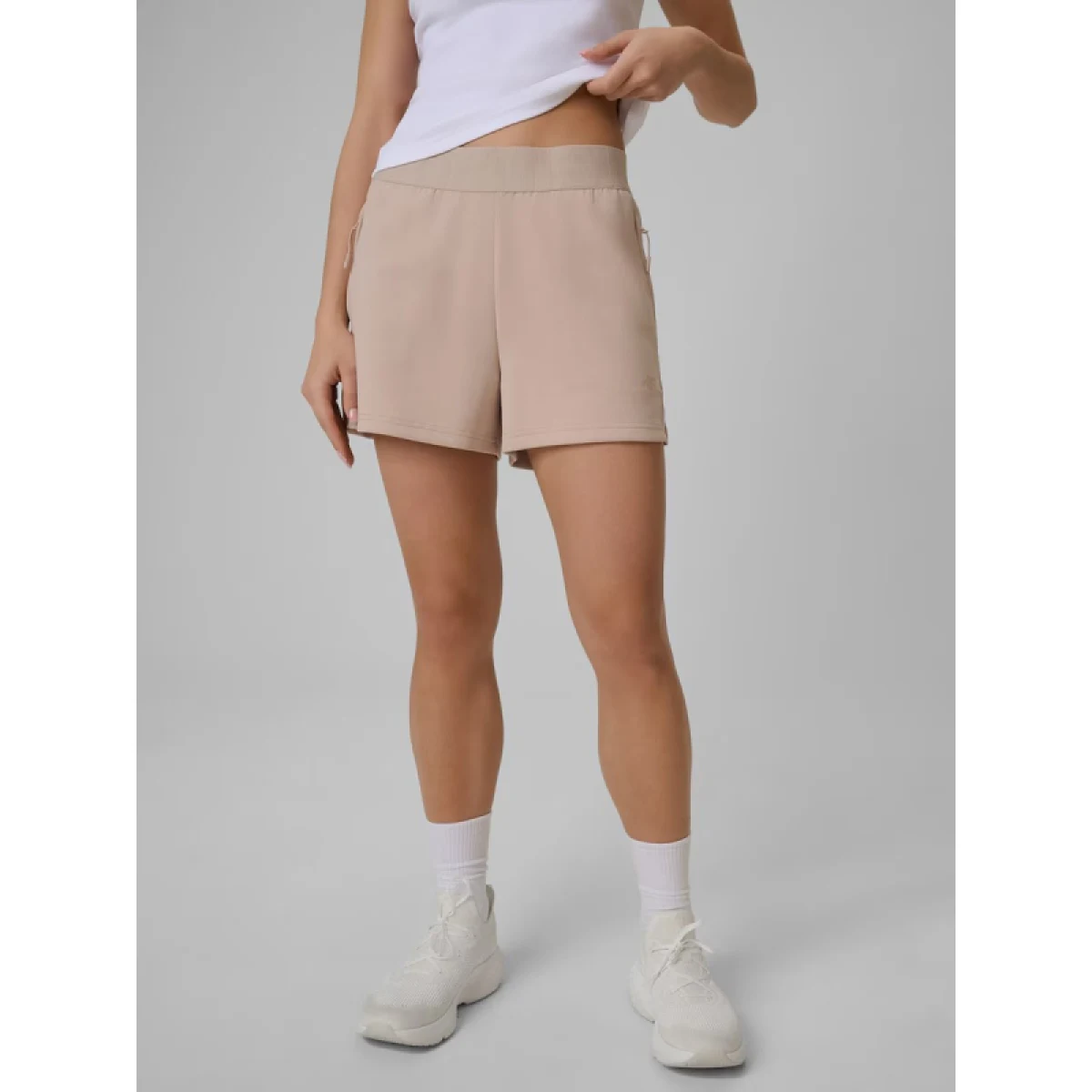 Dámské kraťasy 4F SHORTS CAS F713-83S-BEIGE · záber 2