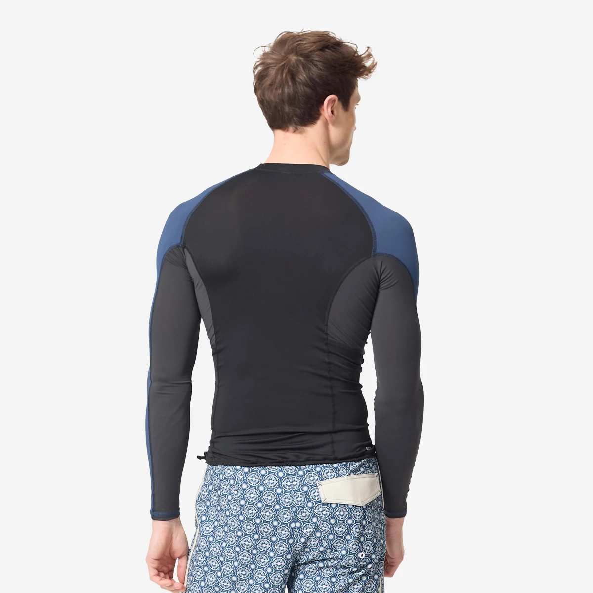 DECATHLON Pánske tričko s UV ochranou 500 s dlhým rukávom čierno-modré XL · záber 2