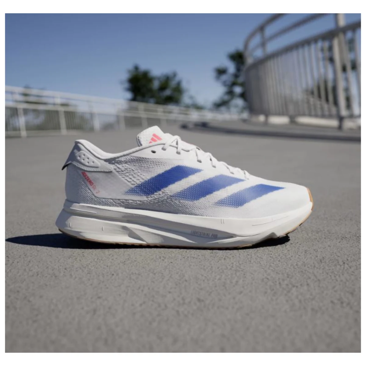 Pánská běžecká obuv ADIDAS Adizero SL2 M cloud white royal blue pure ruby · záber 2
