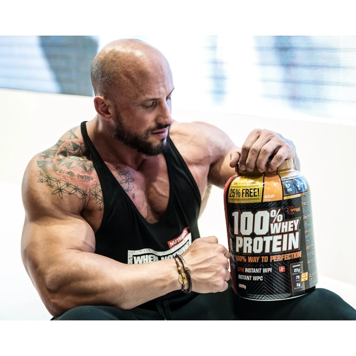 Nutrend 100% WHEY Protein 400g jahoda · záber 2