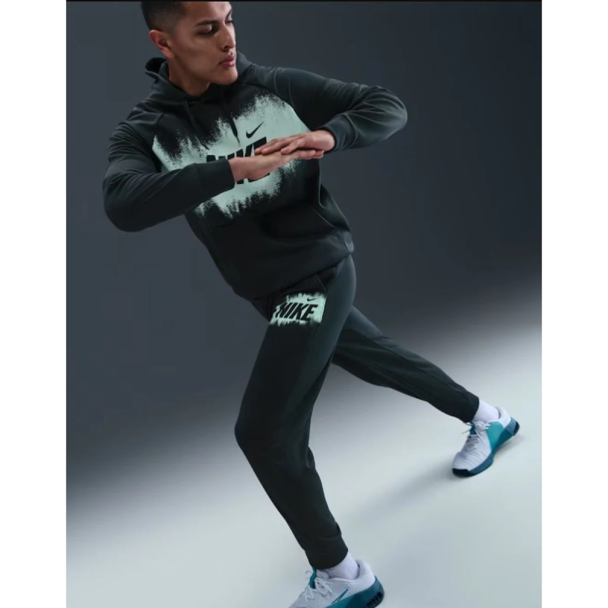 Pánske tepláky NIKE M NK TF FLEECE JOGGER GFX SEAWEED · záber 4