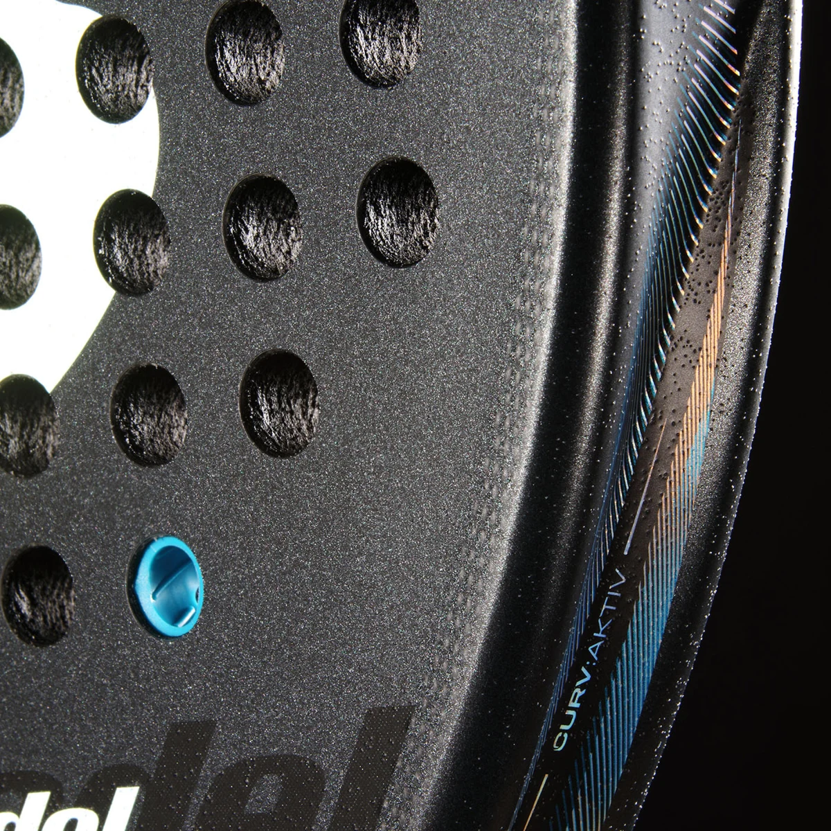 BULLPADEL BULLPADEL Vertex 05 Comfort 26 padelová raketa bez · záber 2