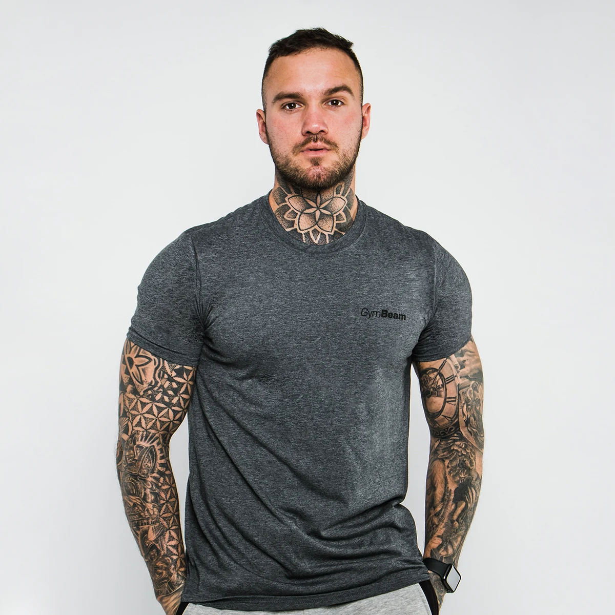 GymBeam Moška majica Basic Dark Grey - Velikost: S | Barva: sivá | Teža: 0,13 g | Pakiranje: 72 · záber 1