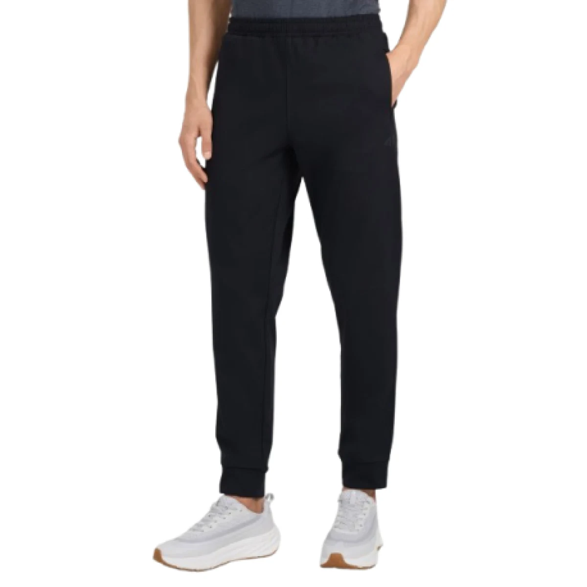 Pánské tréninkové kalhoty 4F TROUSERS FNK M1067-WMM00TFTRM1067-20S-DEEP BLACK · záber 1