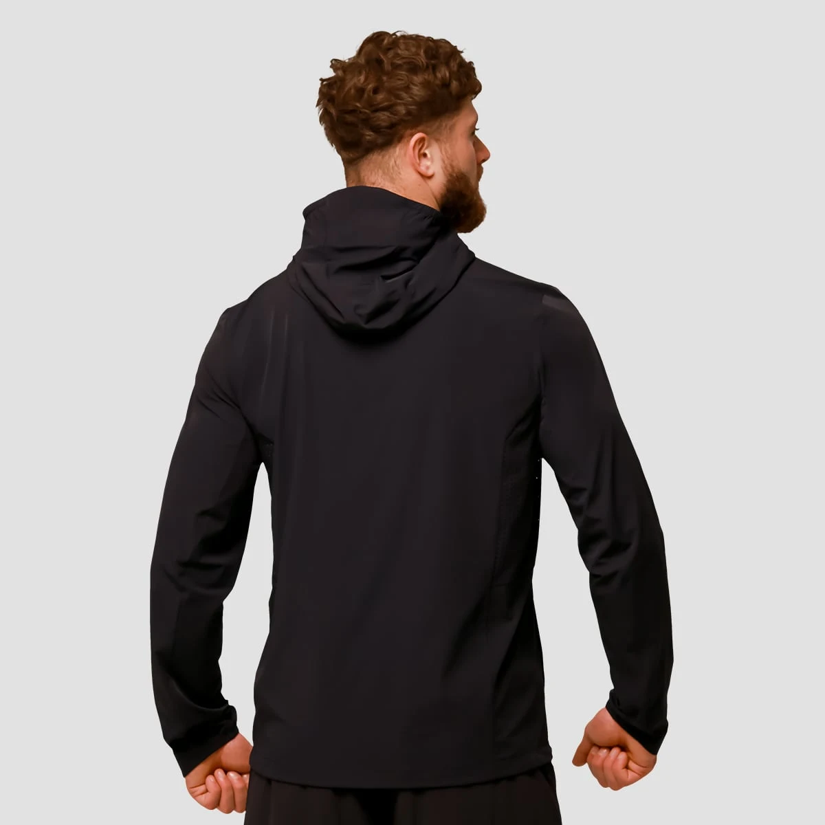 GymBeam Běžecká bunda Pulse Black - Velikost: L | Barva: Čierna | Hmotnost: 0,23 kg | Balení: 50 · záber 3