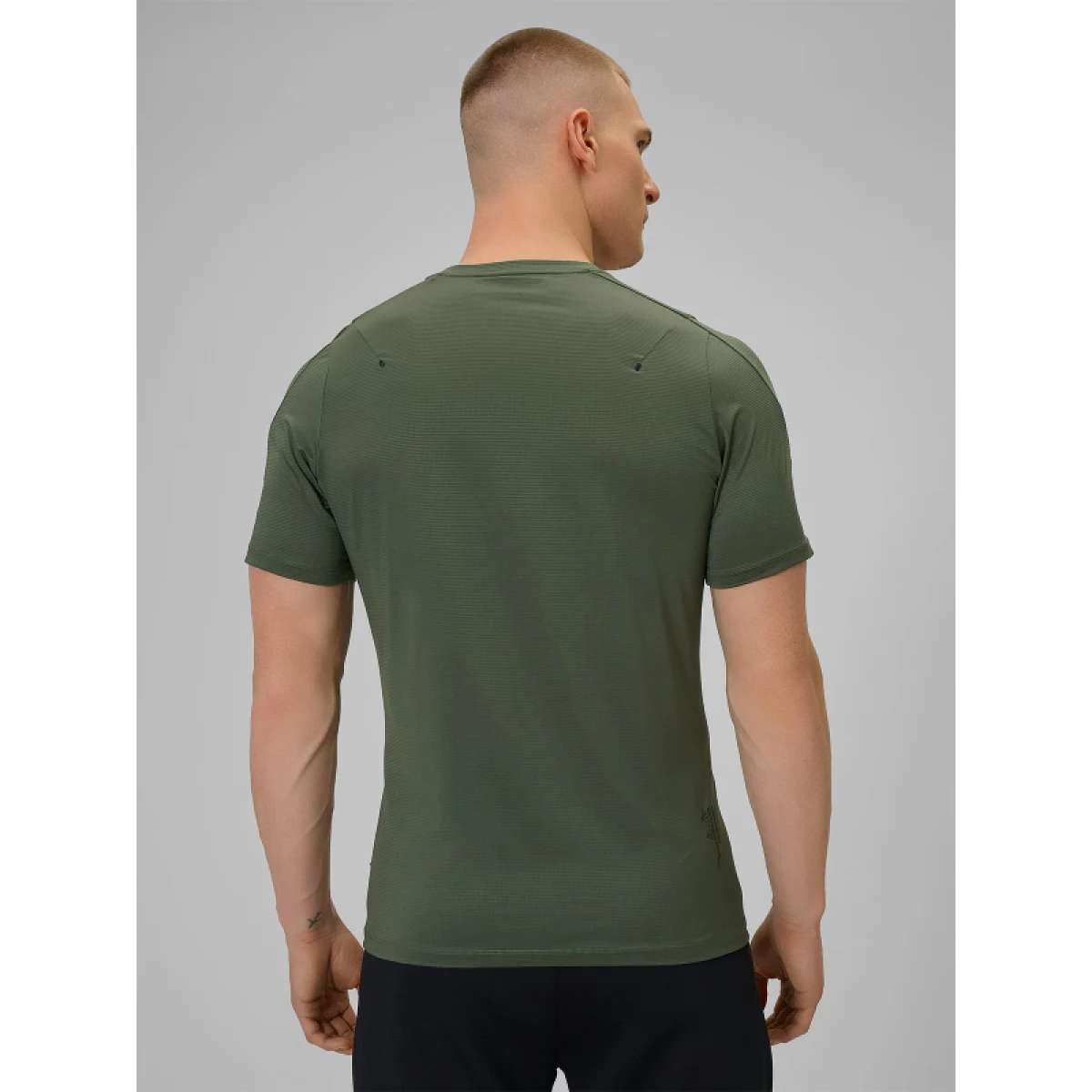 Pánske bežecké tričko s krátkym rukávom 4F TSHIRT FNK M1775-43S-KHAKI · záber 4