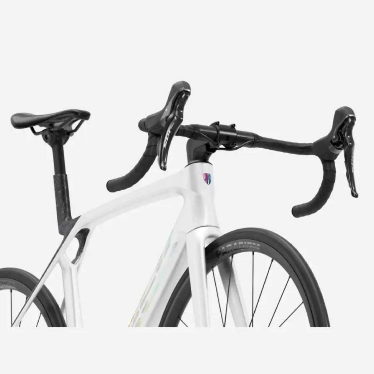 TREK Madone SL 5 Gen 8 Gloss Crystal White/Matte Deep Smoke 2026 - Velikost: M · záber 5