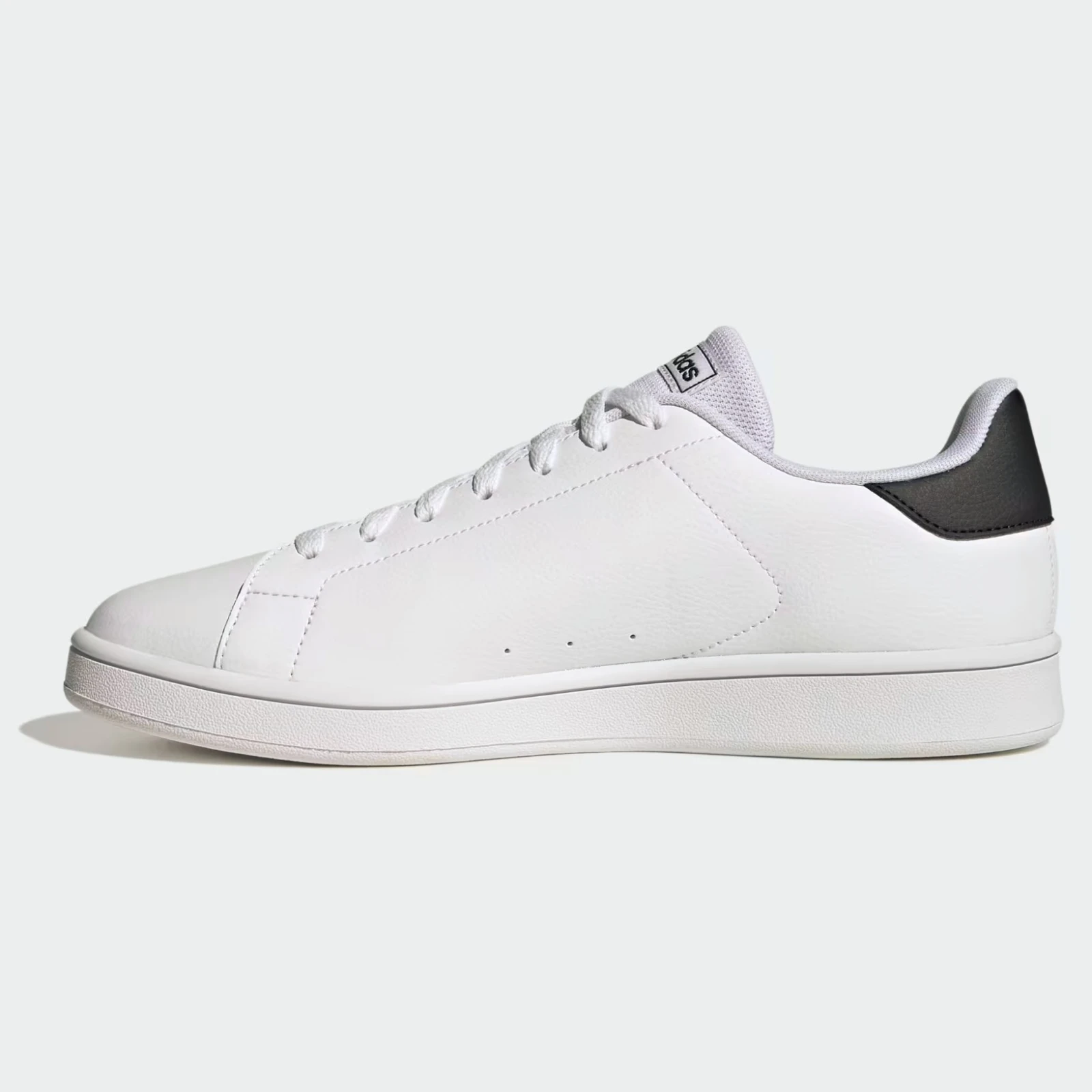 Adidas Court M · záber 3
