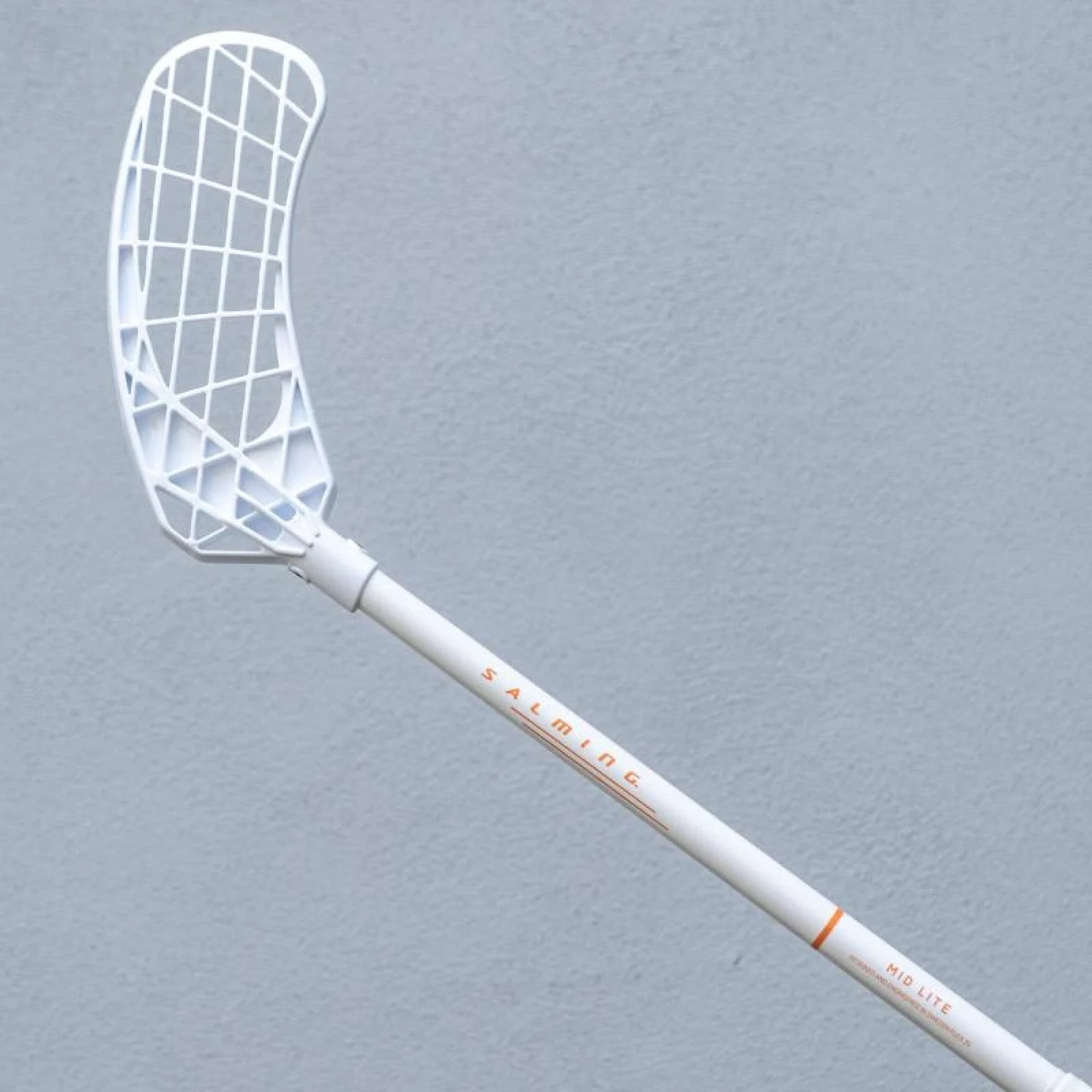 Salming Quest2 Mid Midlite 35 JR White/Nectarine - Barva: biela · záber 1