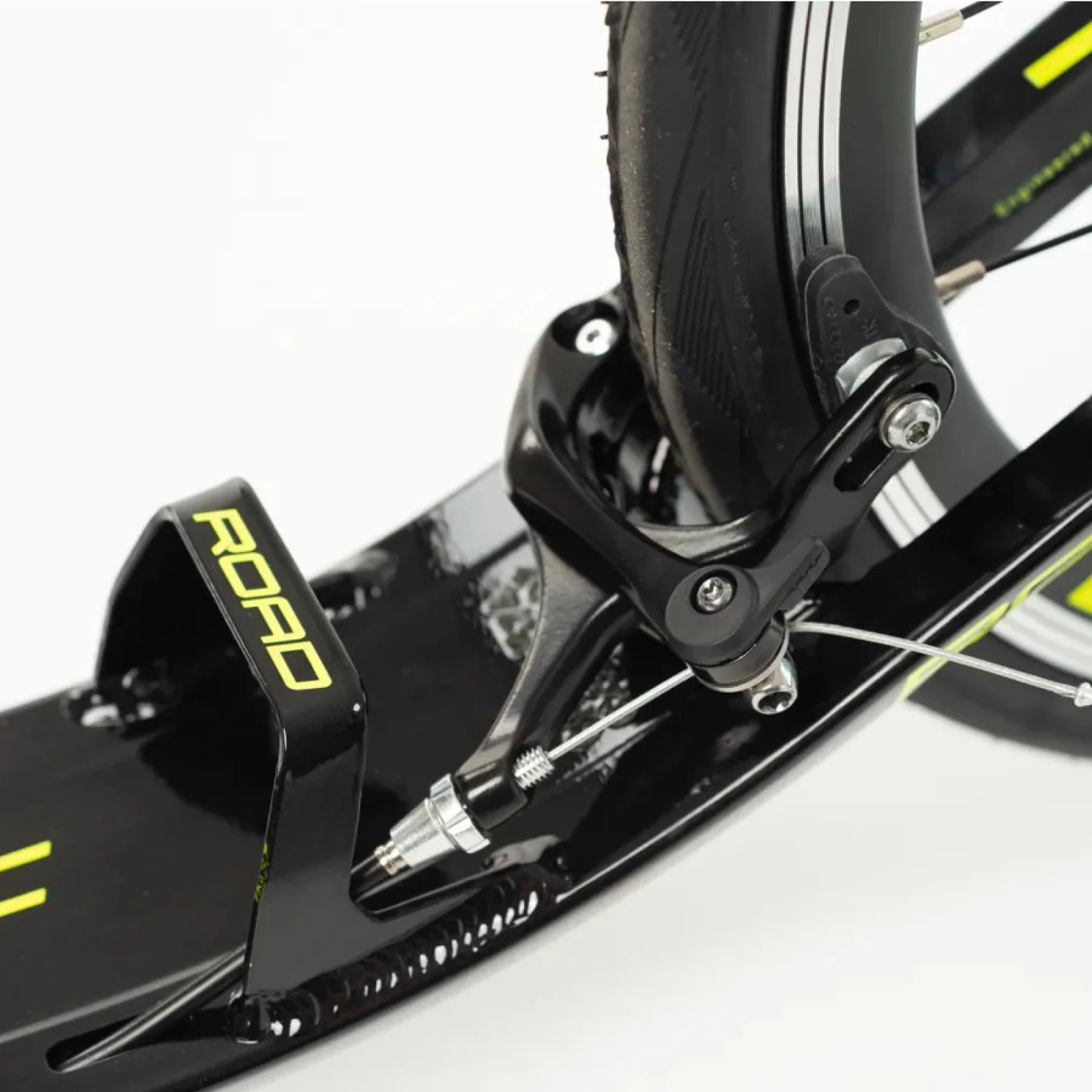 Crussis Koloběžka Crussis ROAD 4.2-1 černo-žlutá 28"/20" · záber 3