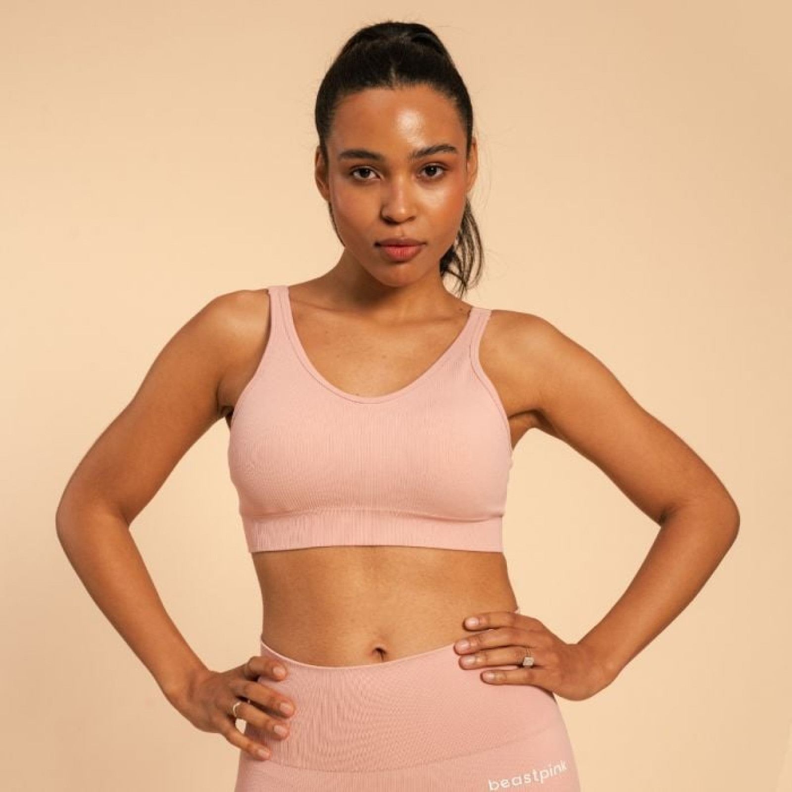 BeastPink Športová podprsenka Hyper Pink SS · záber 1