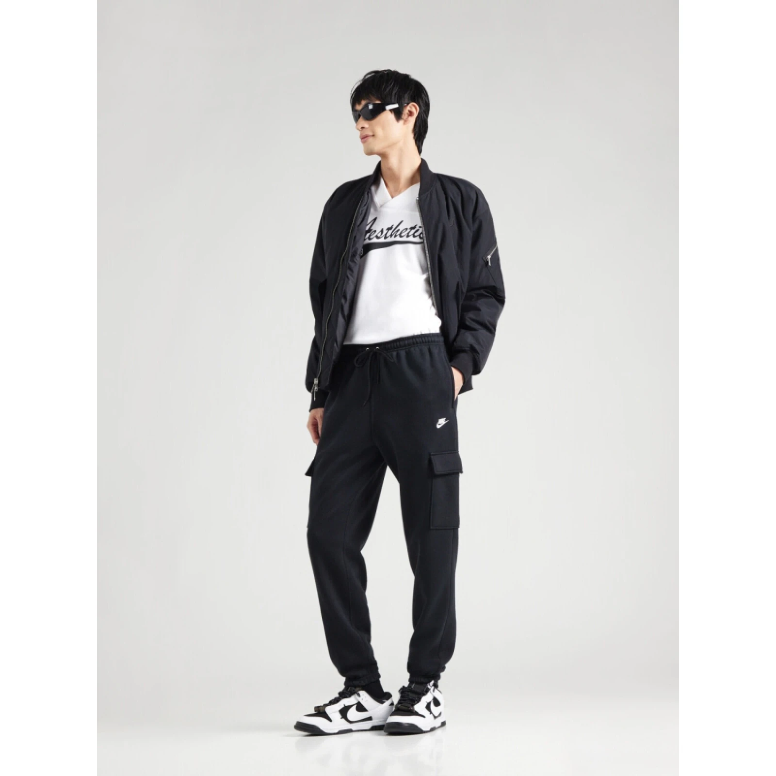 Pánske tepláky NIKE M NK CLUB BB CARGO PANT - Pohlavie: Muzi · záber 3