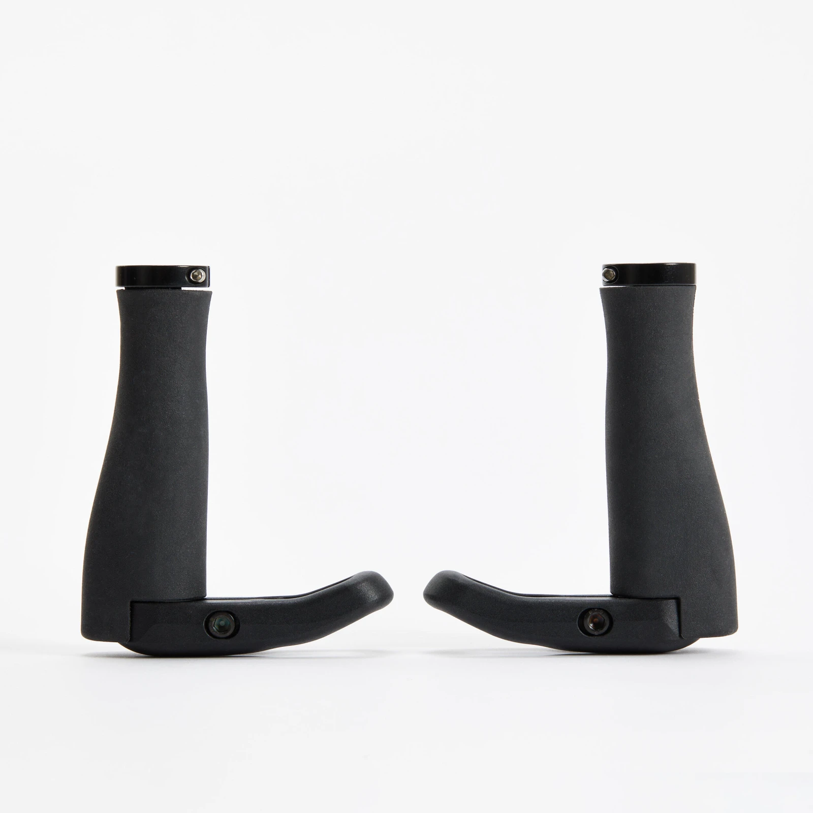 DECATHLON Cyklistické gripy s rohmi bez · záber 2