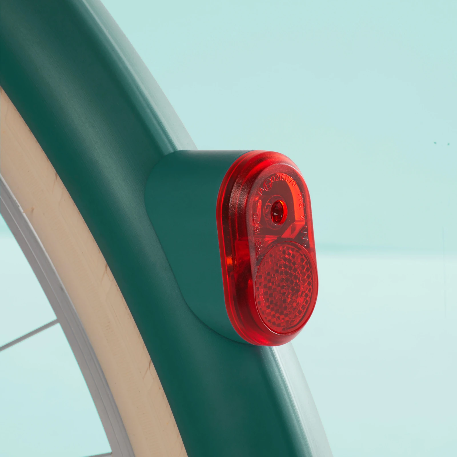 ELOPS Zadné svietidlo na dynamo LED na mestský bicykel Elops zelené bez · záber 1