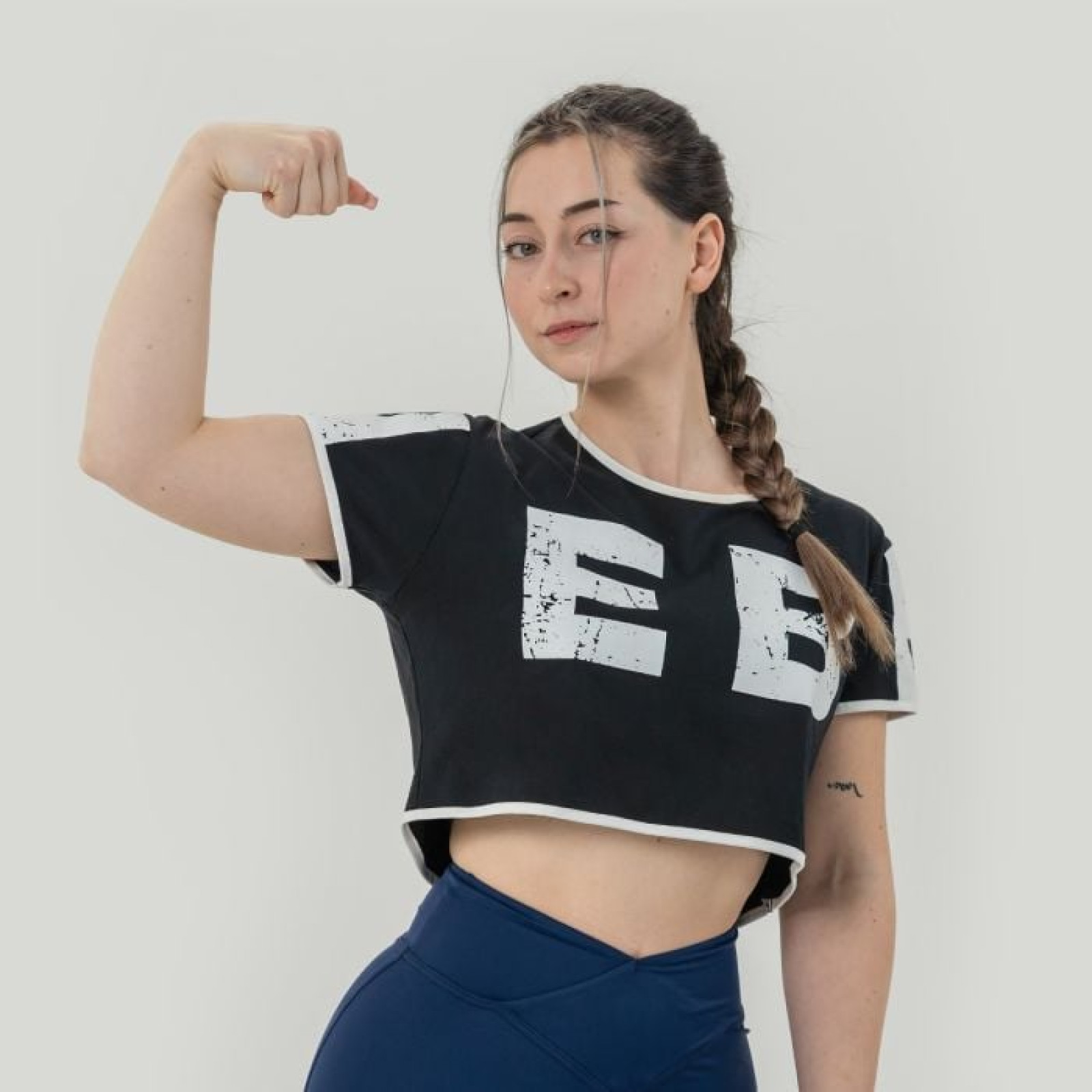NEBBIA Dámske tričko Oversized Crop Top Game On Black XSXS · záber 1
