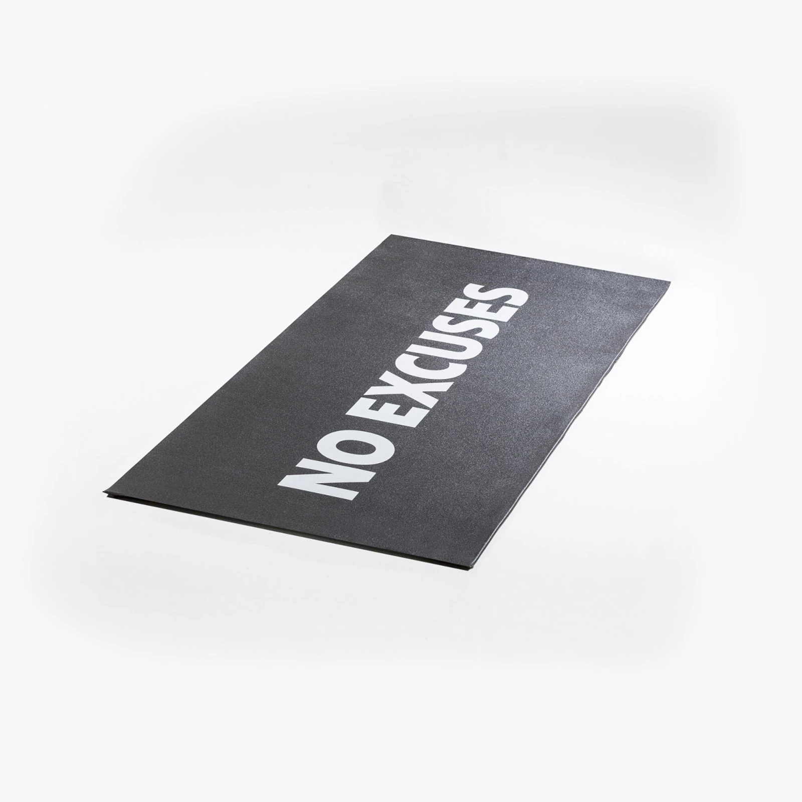 SOMEONE SOMEWHERE FREELETICS podložka na cvičenie s nápisom „No excuses“ bez · záber 1