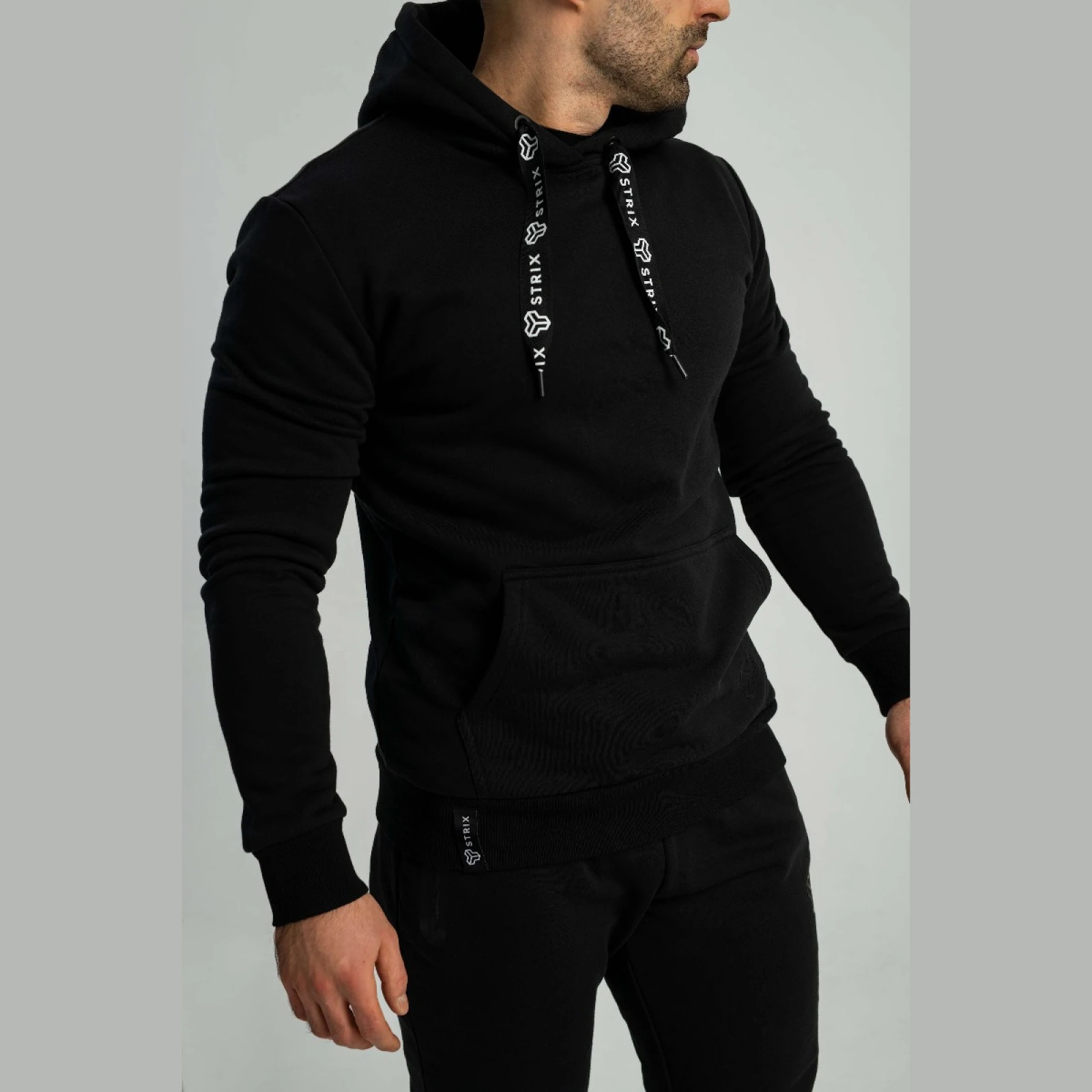 STRIX Jopa s kapuco Aster black · záber 2