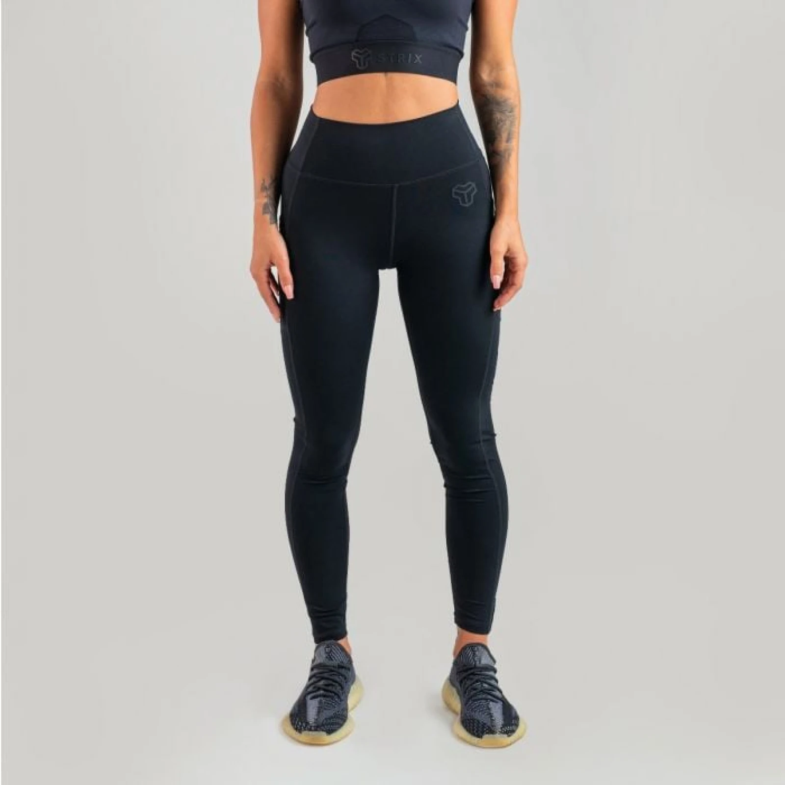 Дамски клин Essential Black - STRIX · záber 1